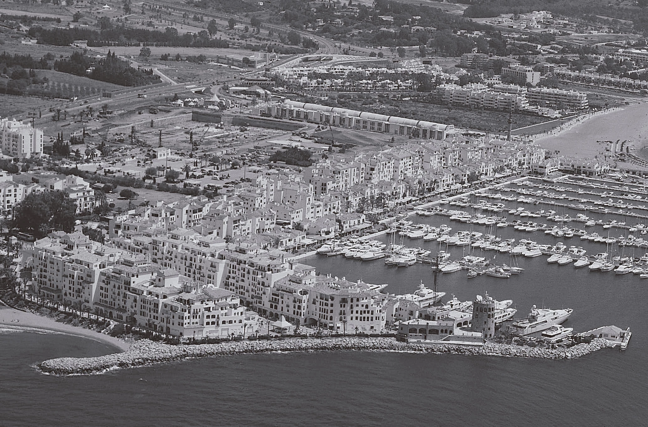 Arquitectos en Marbella – MS Design & Architecture, vista de Puerto Banús proyecto de Noldi Schreck y Marcos Sainz